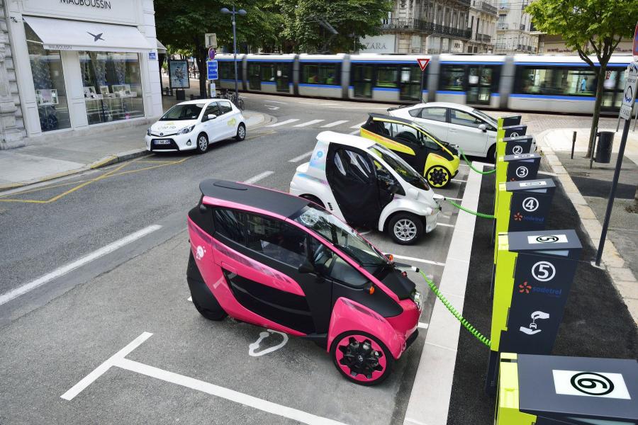  Toyota i-Road 2014 года  (фото 14 из 19)